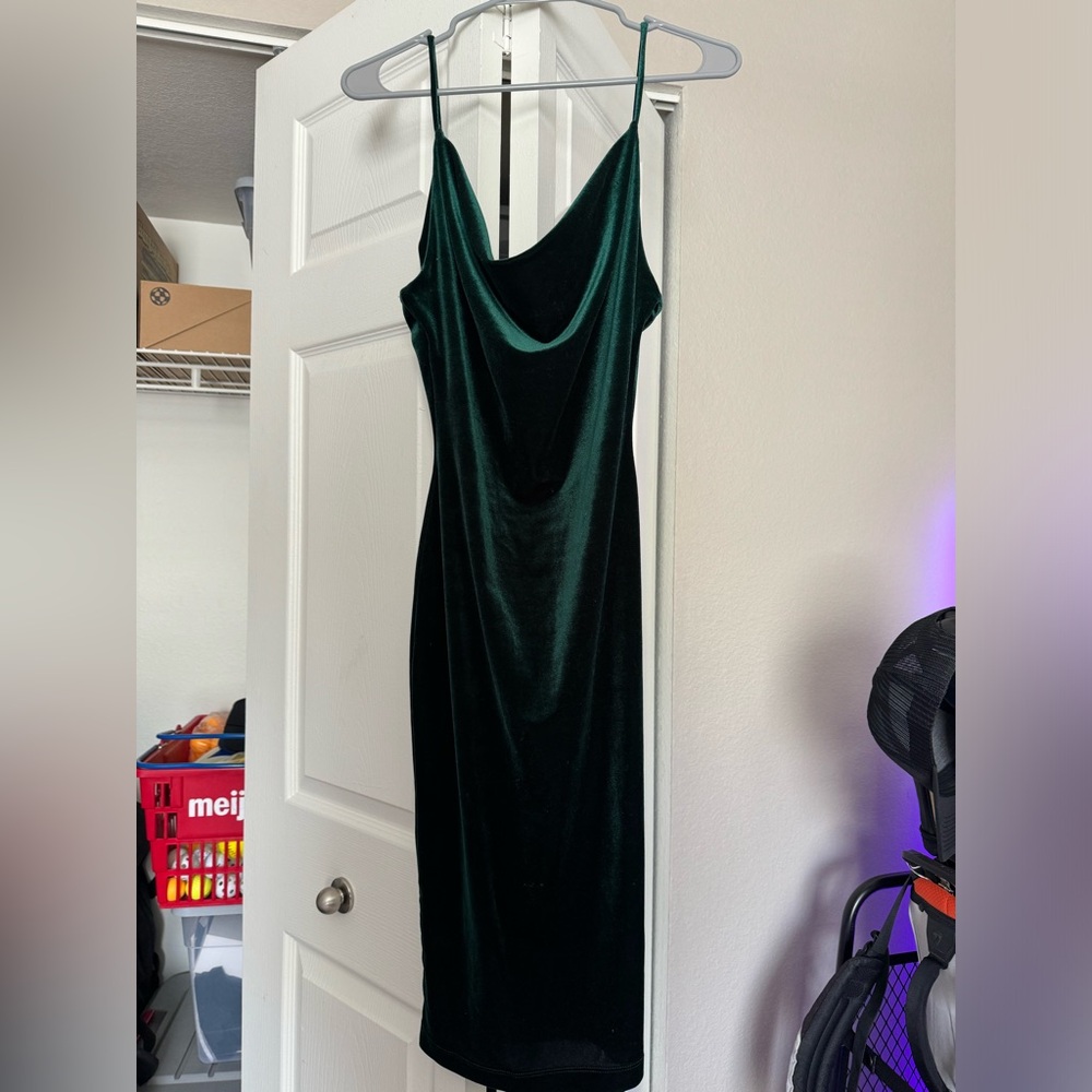 Women’s Medium Lulus Jazzy Belle Dark Green Velvet Dress